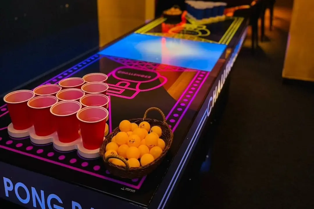 BEER PONG BAR