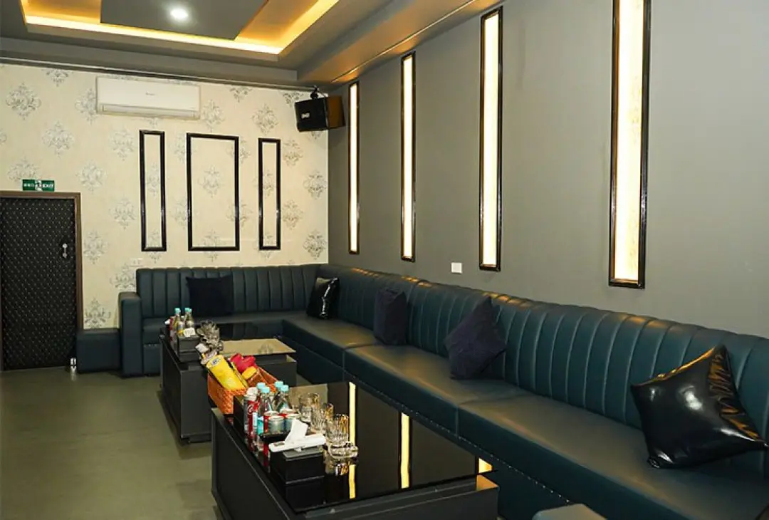 FELIX  BAR ＆ KARAOKE