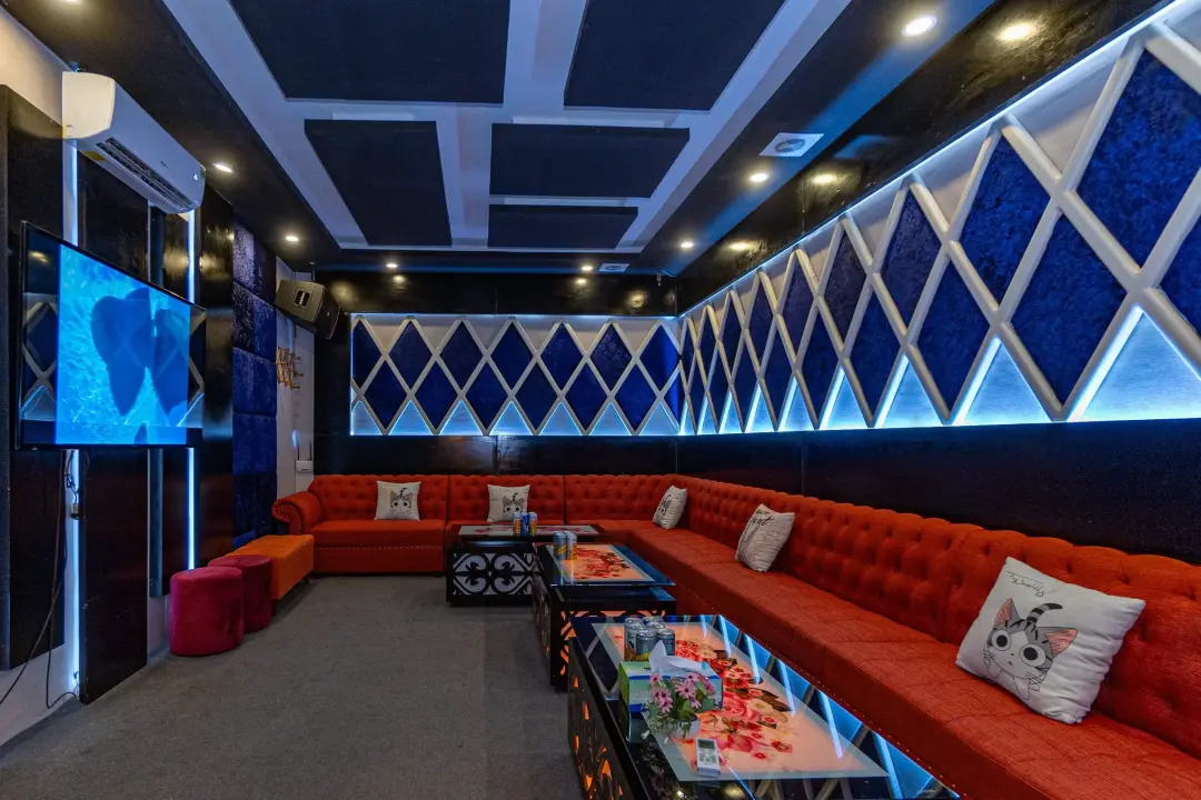 カサブランカ KARAOKE ＆ BAR