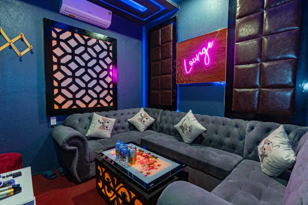 カサブランカ KARAOKE ＆ BAR