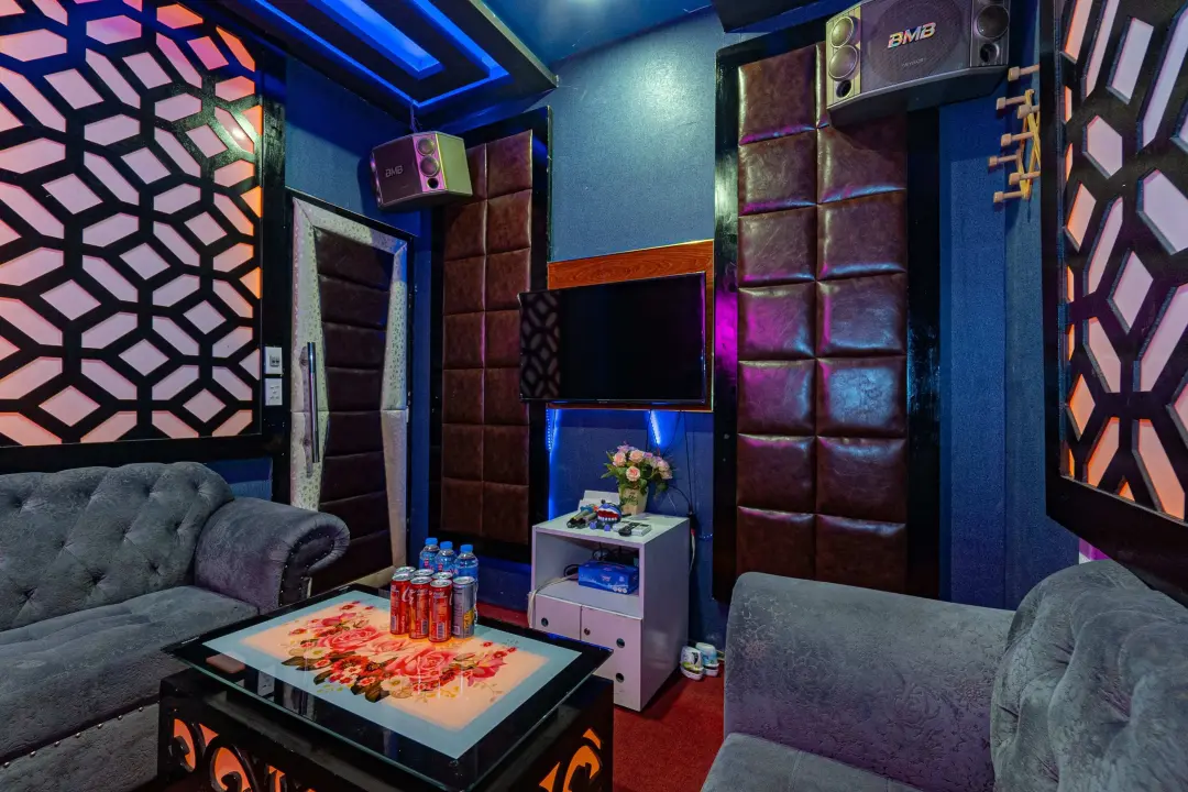 カサブランカ KARAOKE ＆ BAR